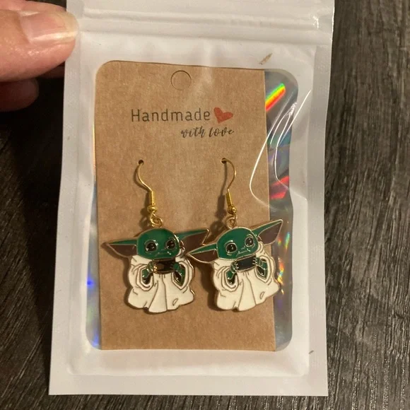 Hand Crafted Star Wars Grogu Pair of Earrings - Picture 3 of 3